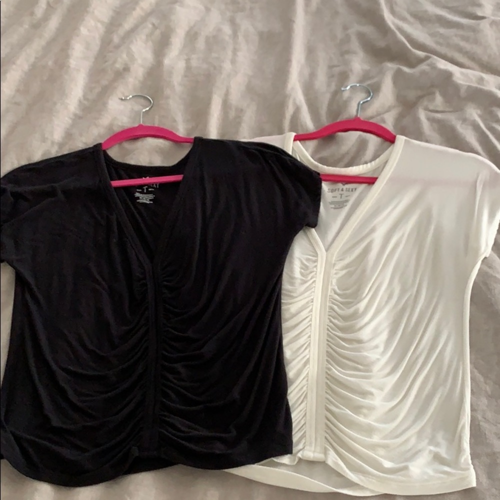 2 American Eagle tops